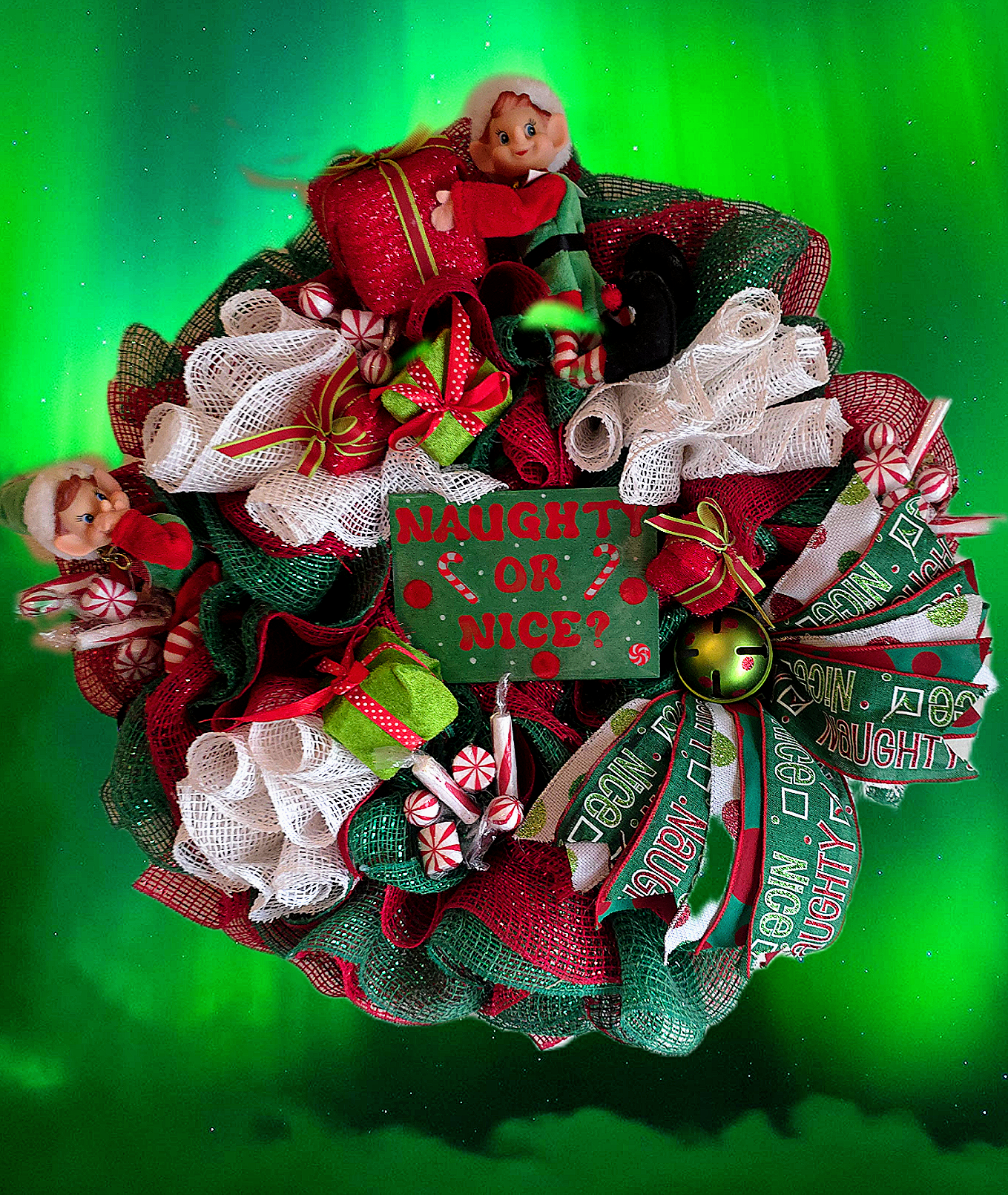 Funtastic Christmas Wreath with Mischievious Elves
