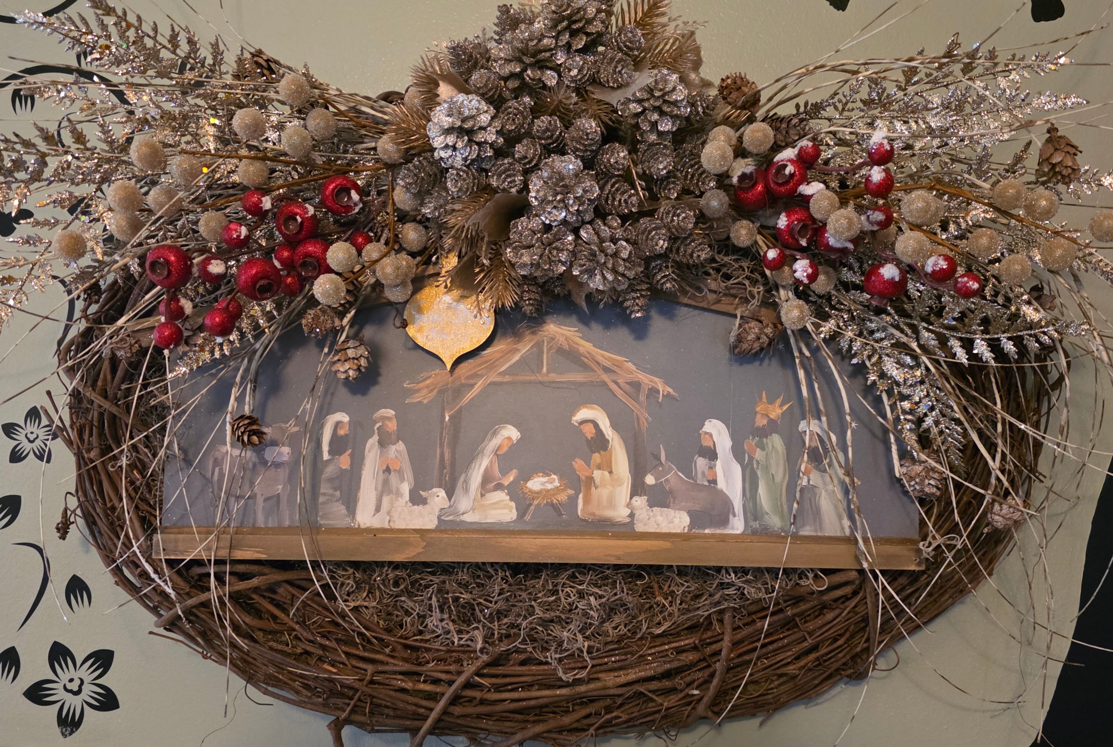 Stunning Grapevine "True Story" Nativity Wreath.